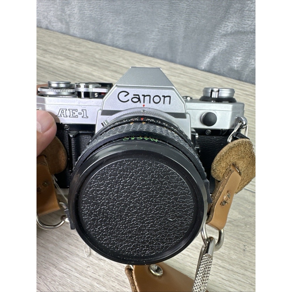 Vintage Canon AE-1 35mm SLR Film Camera w/ 28mm f2.8 Lens Strap Japan - Picture 12 of 13